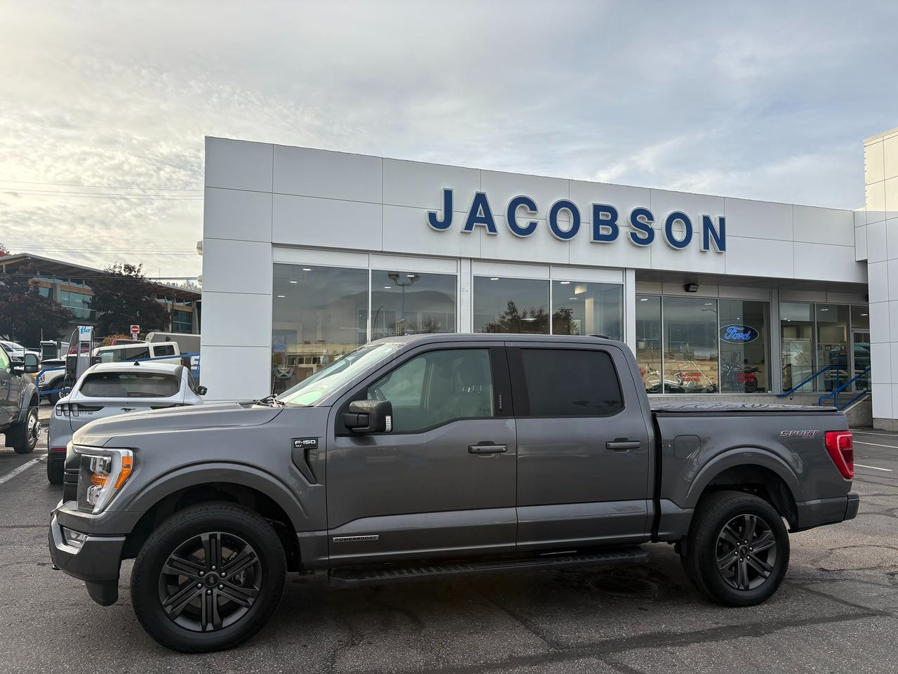 2022 Ford F-150 XLT Photo1