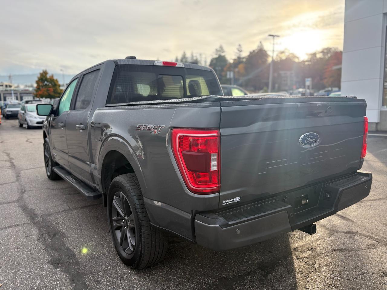 2022 Ford F-150 XLT Photo2