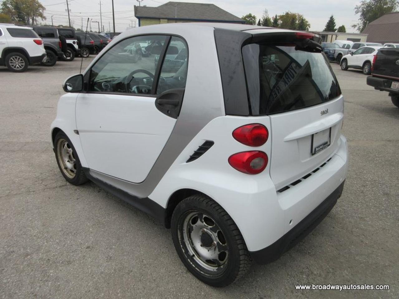 2013 Smart fortwo FUEL EFFICIENT PURE-EDITION 2 PASSENGER 1.0L - DOHC.. LEATHER.. JVC STEREO.. BACK-UP CAMERA.. BLUETOOTH.. KEYLESS ENTRY.. Photo