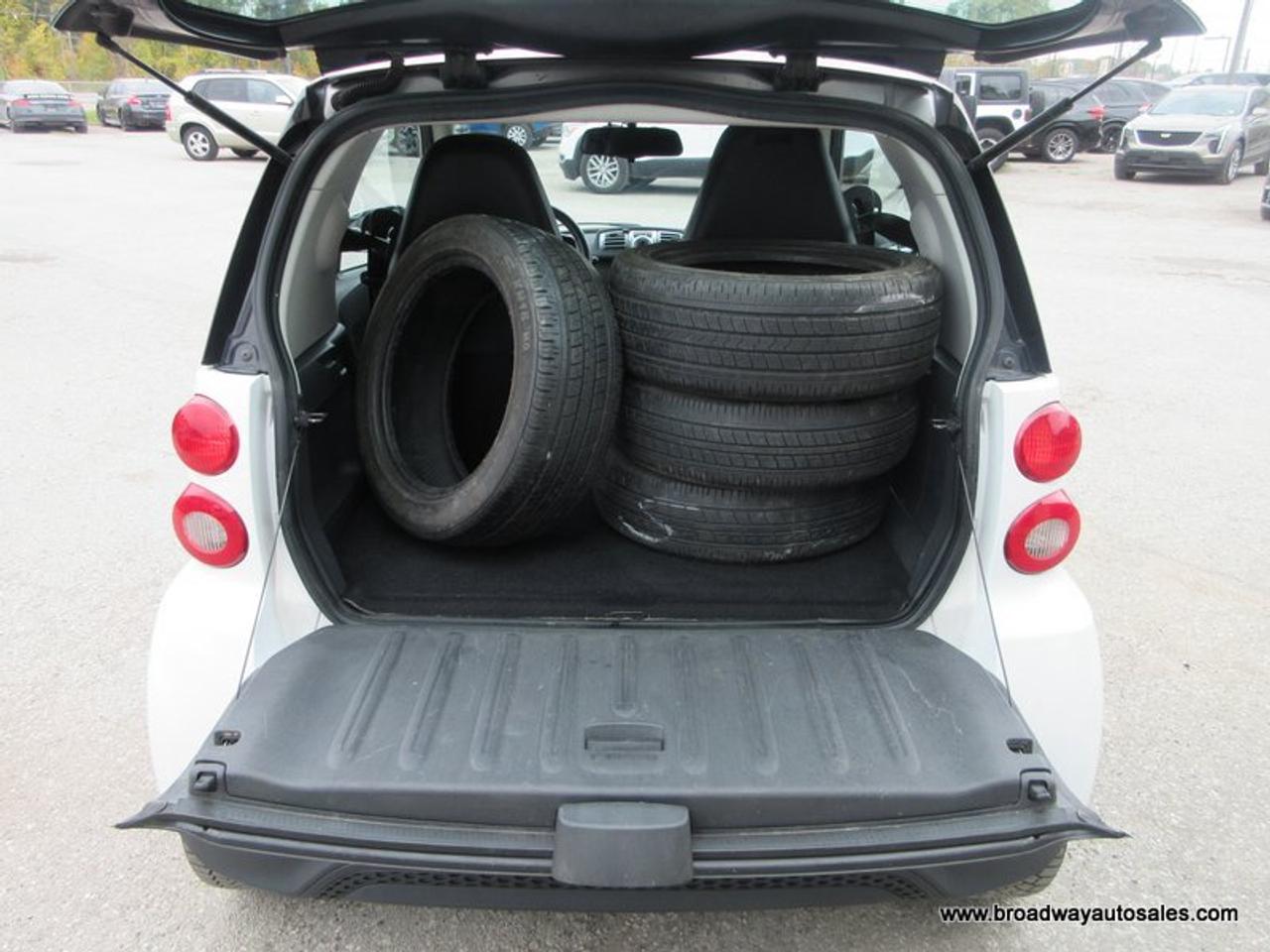 2013 Smart fortwo FUEL EFFICIENT PURE-EDITION 2 PASSENGER 1.0L - DOHC.. LEATHER.. JVC STEREO.. BACK-UP CAMERA.. BLUETOOTH.. KEYLESS ENTRY.. Photo