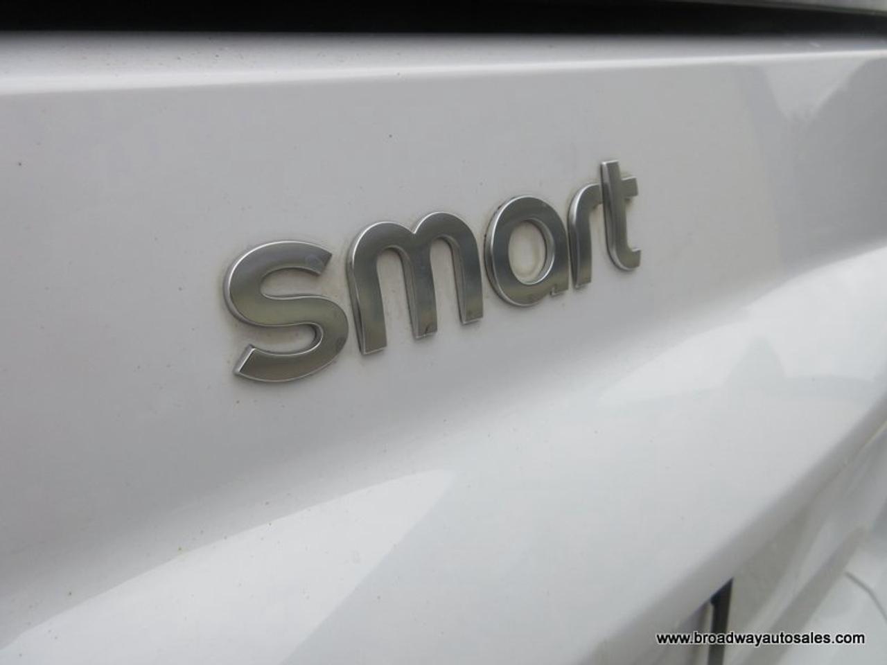2013 Smart fortwo FUEL EFFICIENT PURE-EDITION 2 PASSENGER 1.0L - DOHC.. LEATHER.. JVC STEREO.. BACK-UP CAMERA.. BLUETOOTH.. KEYLESS ENTRY.. Photo