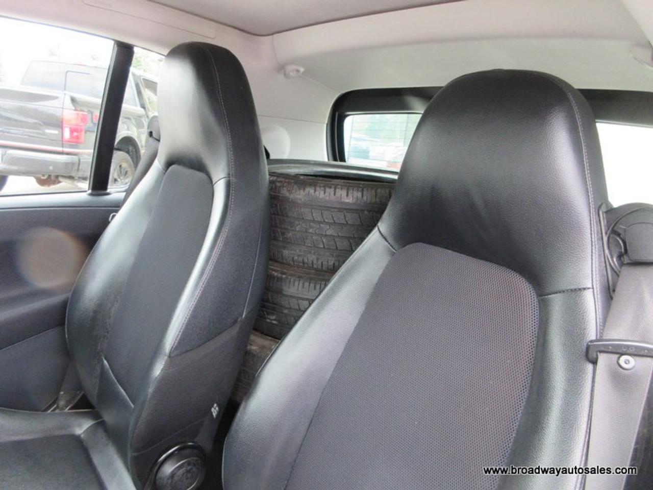 2013 Smart fortwo FUEL EFFICIENT PURE-EDITION 2 PASSENGER 1.0L - DOHC.. LEATHER.. JVC STEREO.. BACK-UP CAMERA.. BLUETOOTH.. KEYLESS ENTRY.. Photo