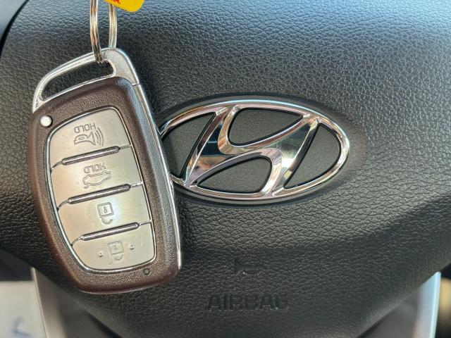 2020 Hyundai Elantra Preferred W/Sun & Safety+Lane Keep+CLEAN CARFAX Photo15