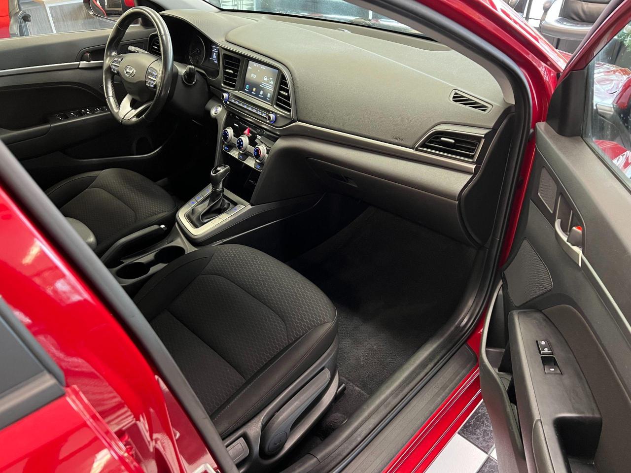 2020 Hyundai Elantra Preferred W/Sun & Safety+Lane Keep+CLEAN CARFAX Photo20