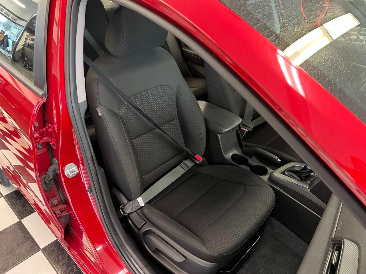 2020 Hyundai Elantra Preferred W/Sun & Safety+Lane Keep+CLEAN CARFAX Photo22
