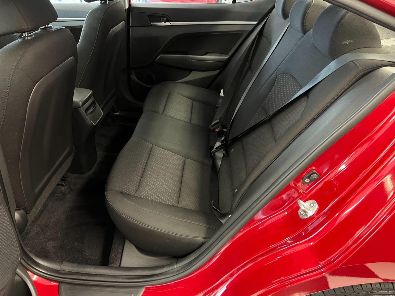 2020 Hyundai Elantra Preferred W/Sun & Safety+Lane Keep+CLEAN CARFAX - Photo #23