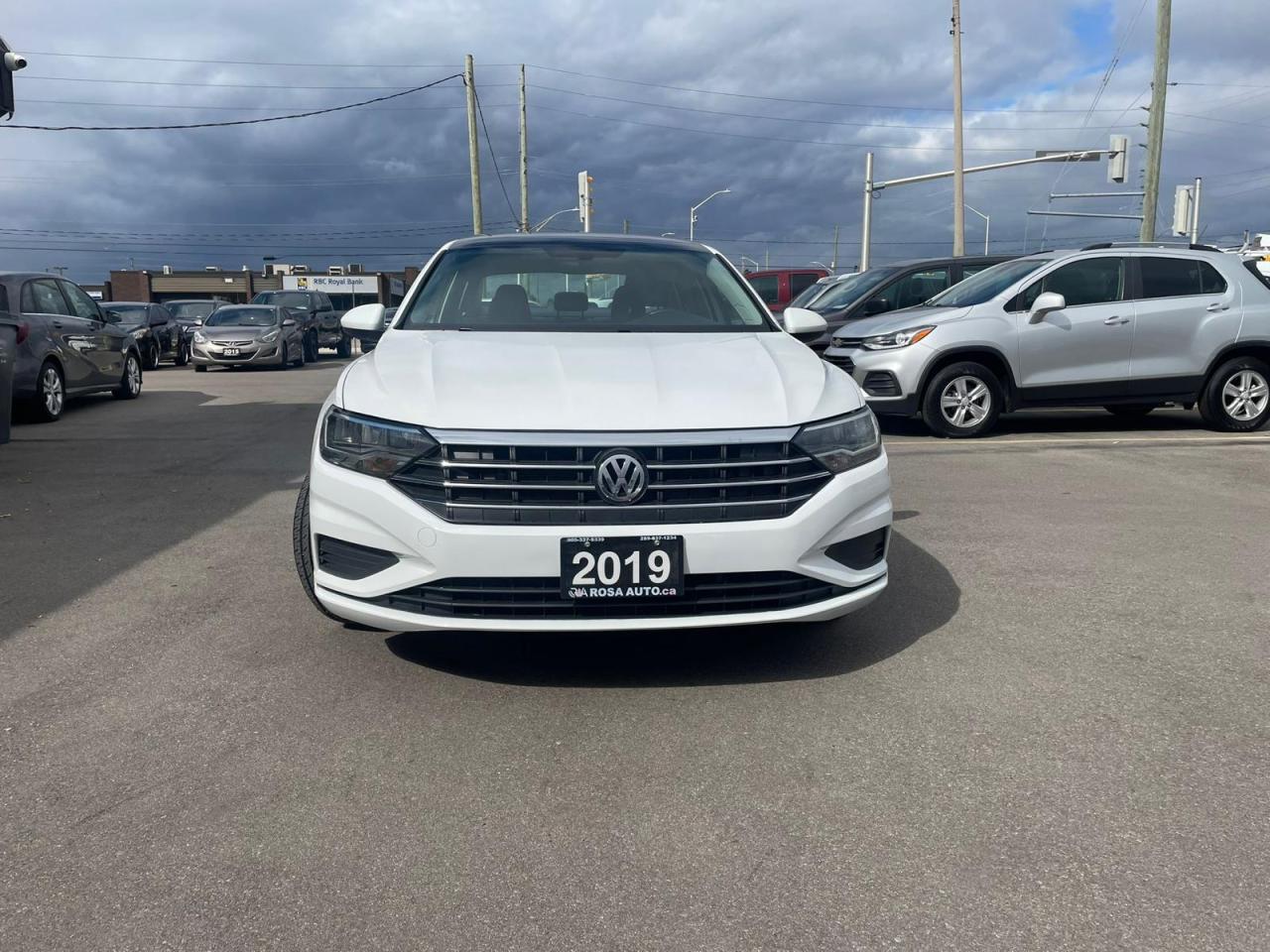 2019 Volkswagen Jetta HIGHLINE MANUAL NO ACCIDENT LEATHER LOADED 4DR Photo2