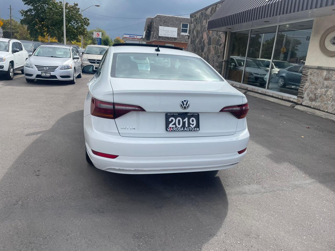 2019 Volkswagen Jetta HIGHLINE MANUAL NO ACCIDENT LEATHER LOADED 4DR Photo4