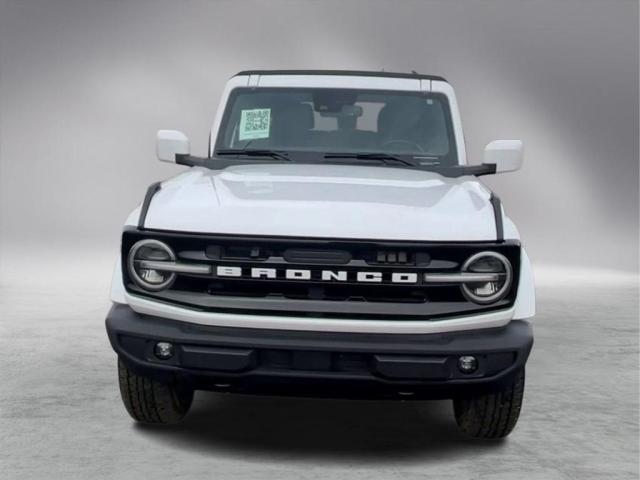 2021 Ford Bronco Outer Banks Photo2