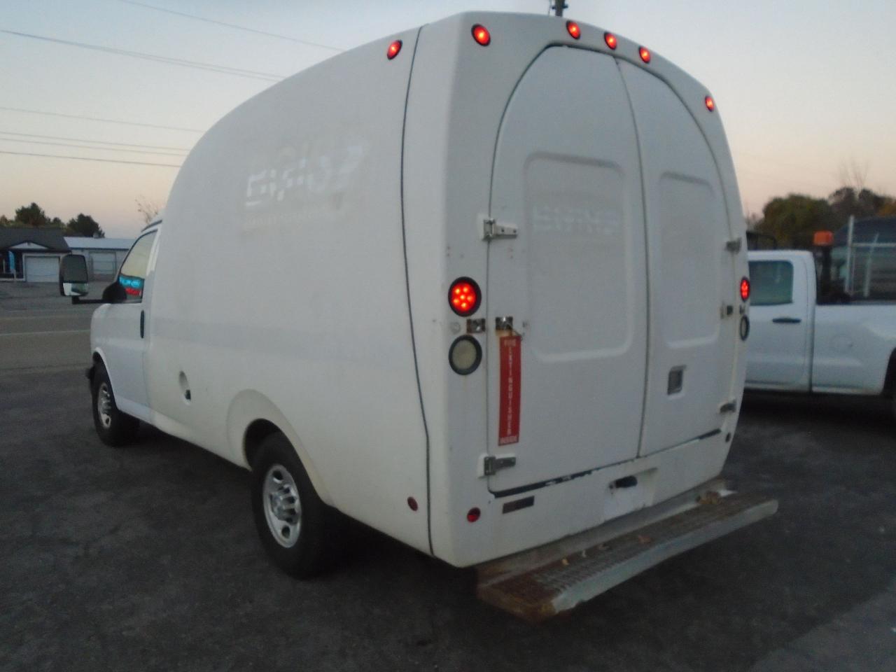 2015 Chevrolet Express 3500 3500 Van 139 - Photo #4