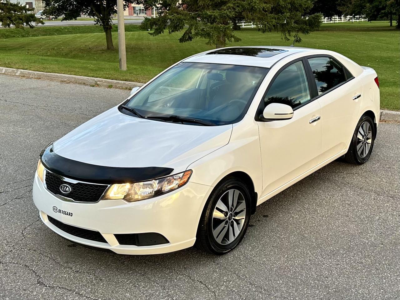 2013 Kia Forte EX / Sunroof (Safety Certified ) - Photo #2