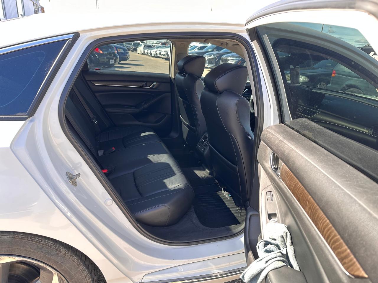 2018 Honda Accord Touring, Navigation, Leather, Sunroof, Certified - Photo #12