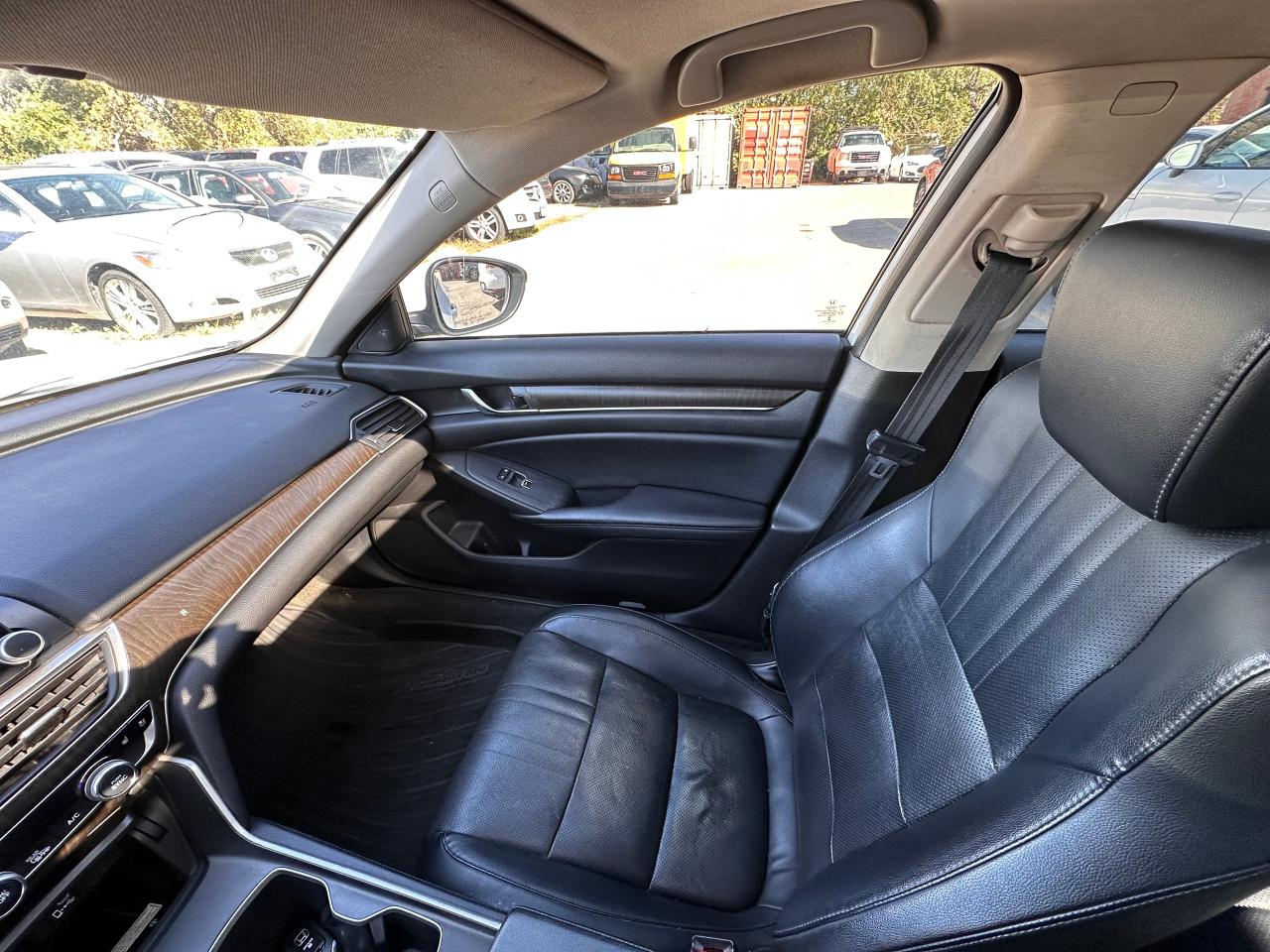 2018 Honda Accord Touring, Navigation, Leather, Sunroof, Certified - Photo #27