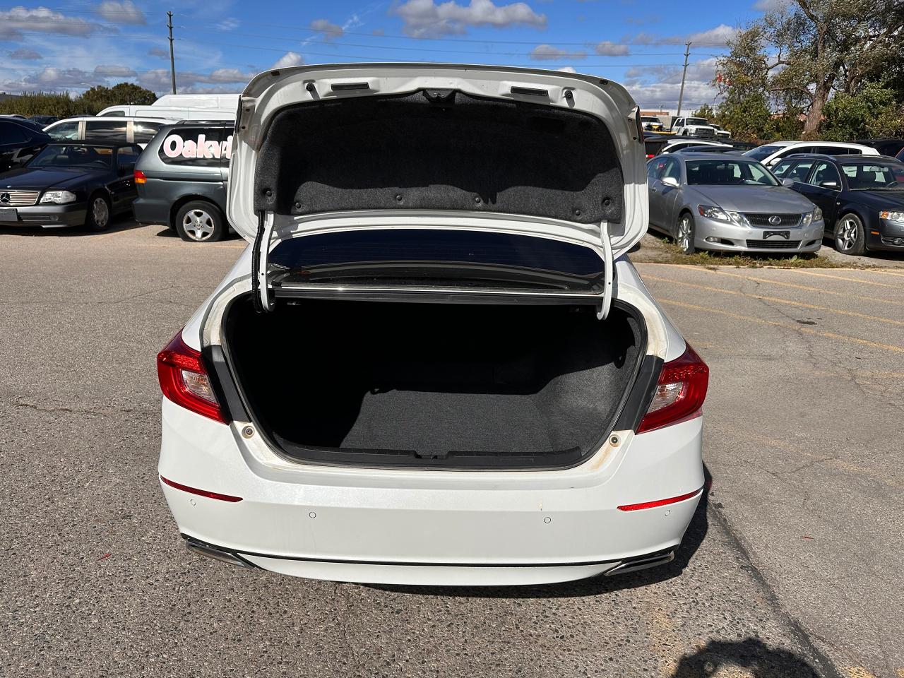 2018 Honda Accord Touring, Navigation, Leather, Sunroof, Certified - Photo #35