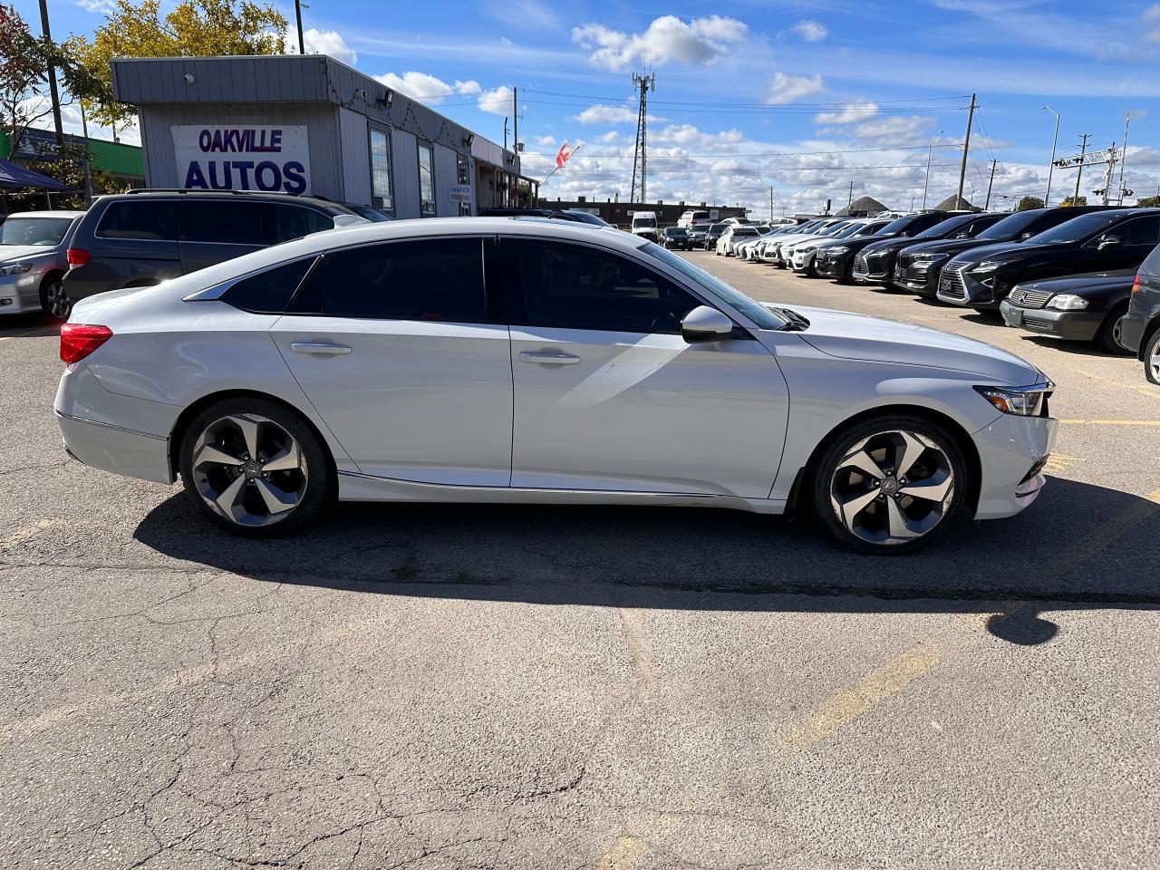 2018 Honda Accord Touring, Navigation, Leather, Sunroof, Certified - Photo #10