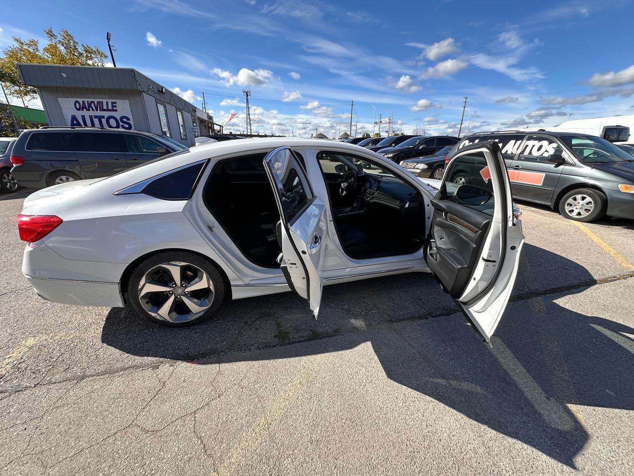 2018 Honda Accord Touring, Navigation, Leather, Sunroof, Certified Photo