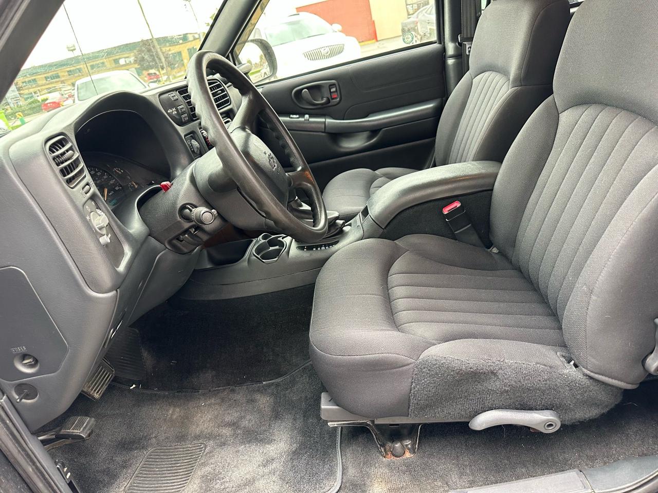 2005 Chevrolet Blazer LS - Photo #5