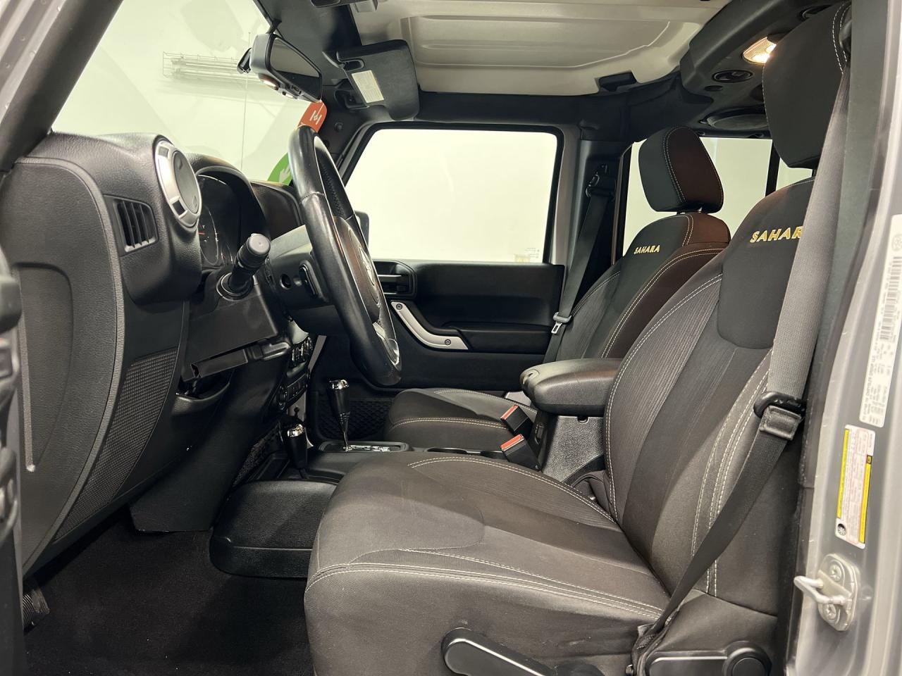 2014 Jeep Wrangler Unlimited SAHARA 4DR | DUAL TOP | LOW KMS! | NAV | RMT START Photo