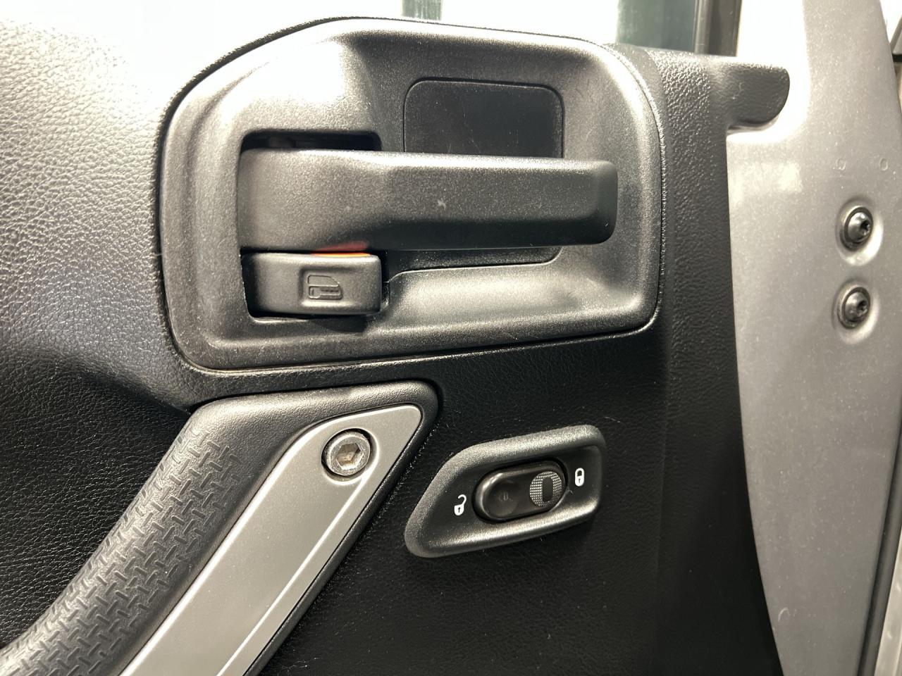 2014 Jeep Wrangler Unlimited SAHARA 4DR | DUAL TOP | LOW KMS! | NAV | RMT START Photo