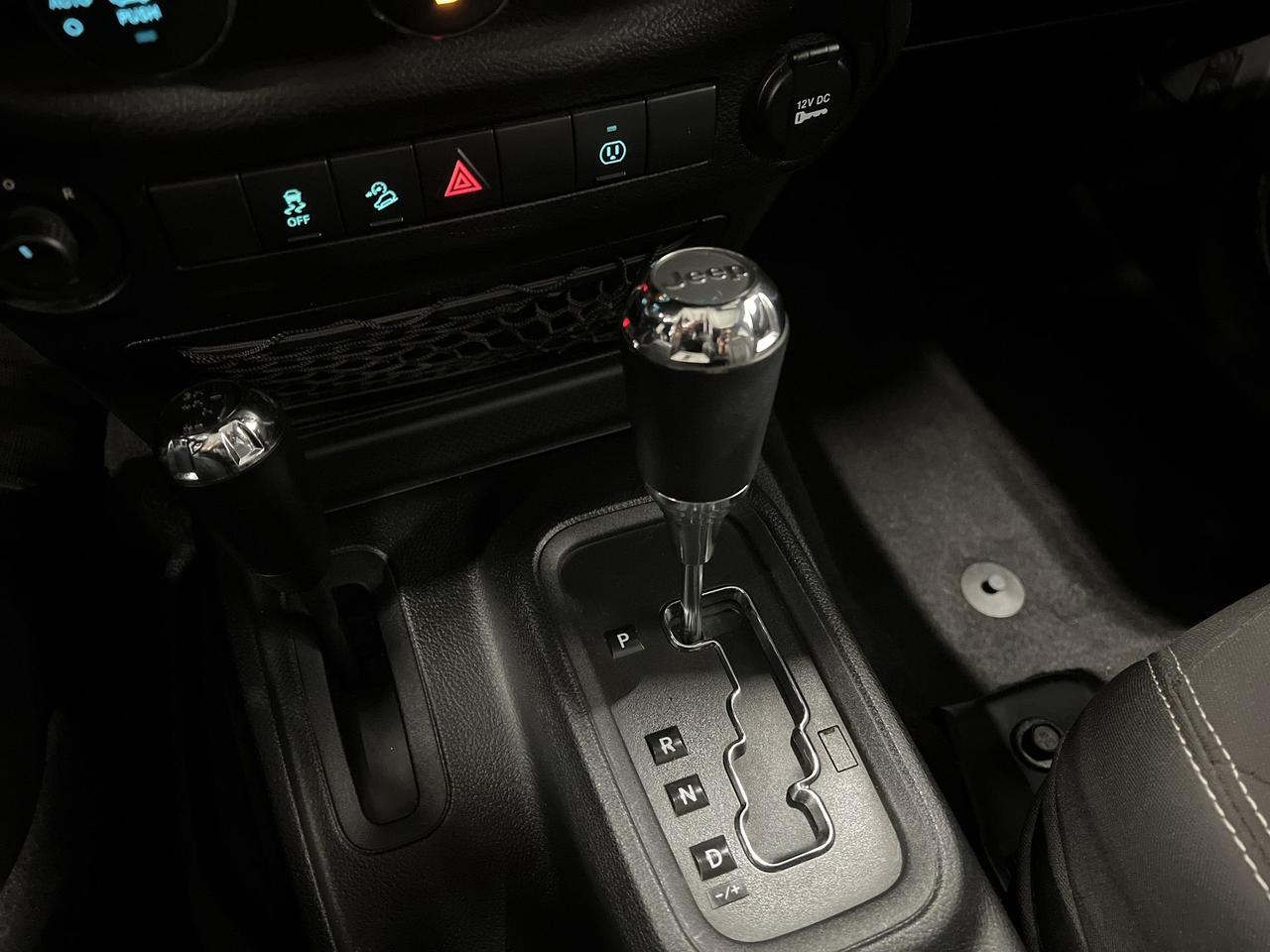 2014 Jeep Wrangler Unlimited SAHARA 4DR | DUAL TOP | LOW KMS! | NAV | RMT START Photo