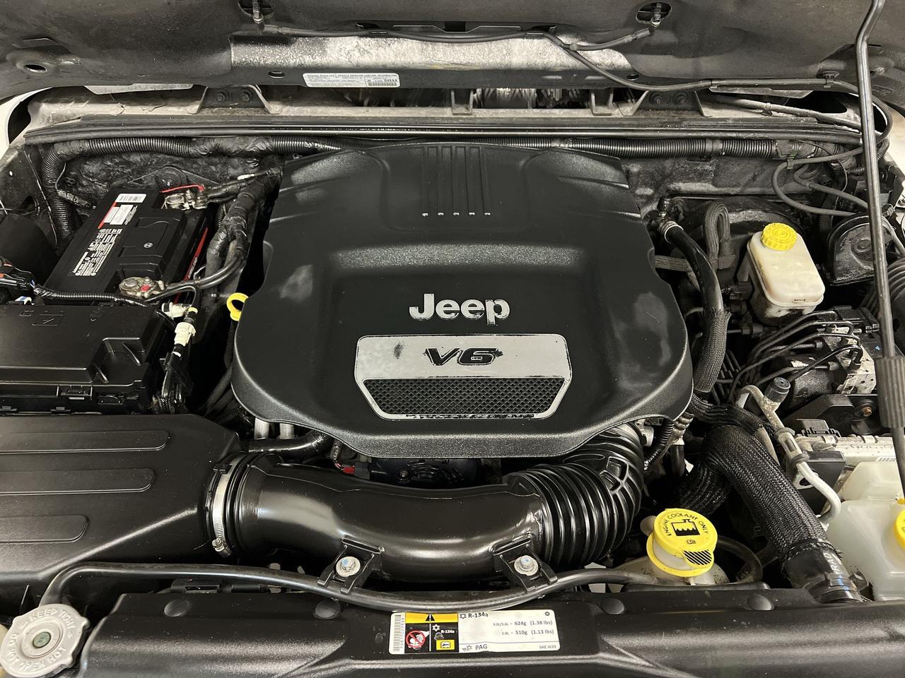 2014 Jeep Wrangler Unlimited SAHARA 4DR | DUAL TOP | LOW KMS! | NAV | RMT START Photo
