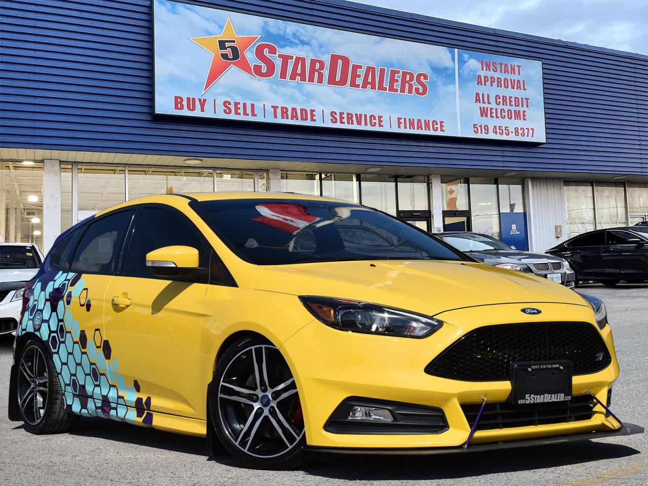 Used 2017 Ford Focus NAV LEATHER SUNROOF LOADED! WE FINANCE ALL CREDIT for sale in London, ON
