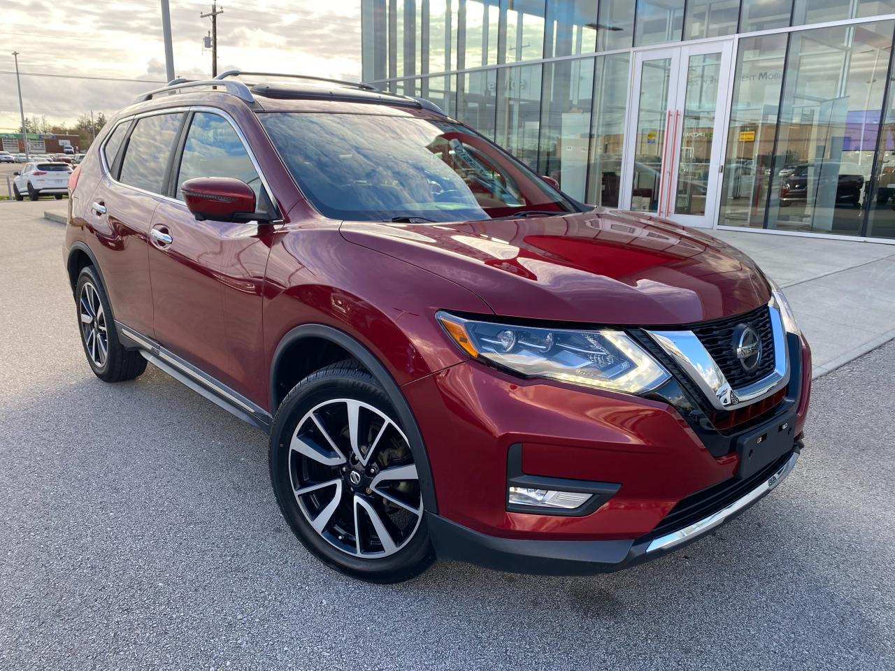 2018 Nissan Rogue SL Platinum Photo16