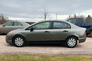 <div>2007 Honda Civic low kilometres 124,500 km. Paint in real good shape for this year of car.some new parts, new windshield, new front pads and rotors rocker panels,repaired Also a new computer and fuel injector. MVI done good till November 2024. Car very good on fuel.</div>
