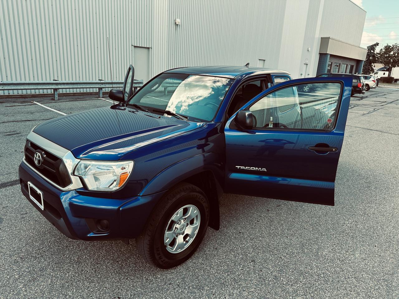 Used 2014 Toyota Tacoma Super Cab SR5 for sale in Mississauga, ON