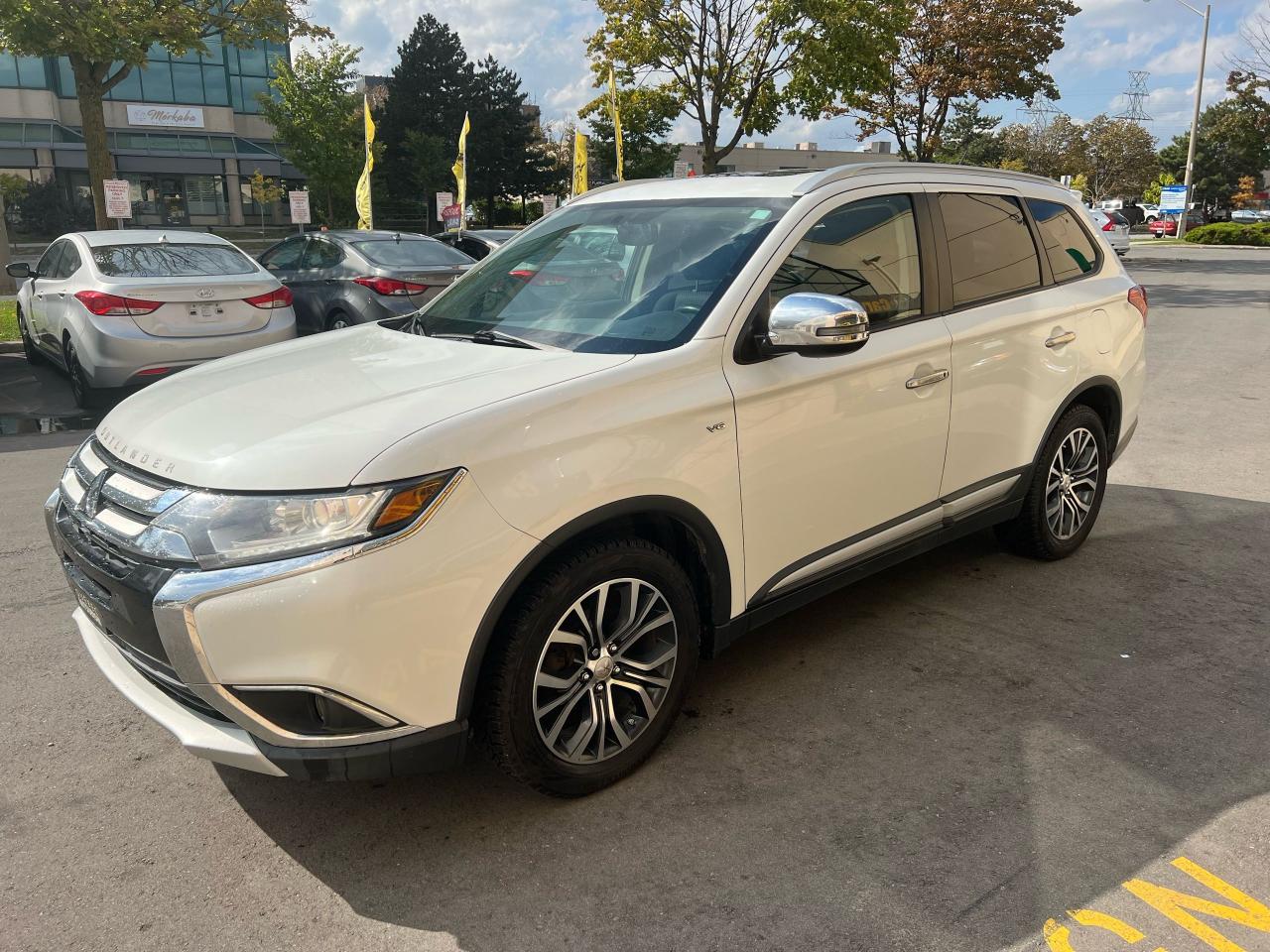 2016 Mitsubishi Outlander SE - Photo #1