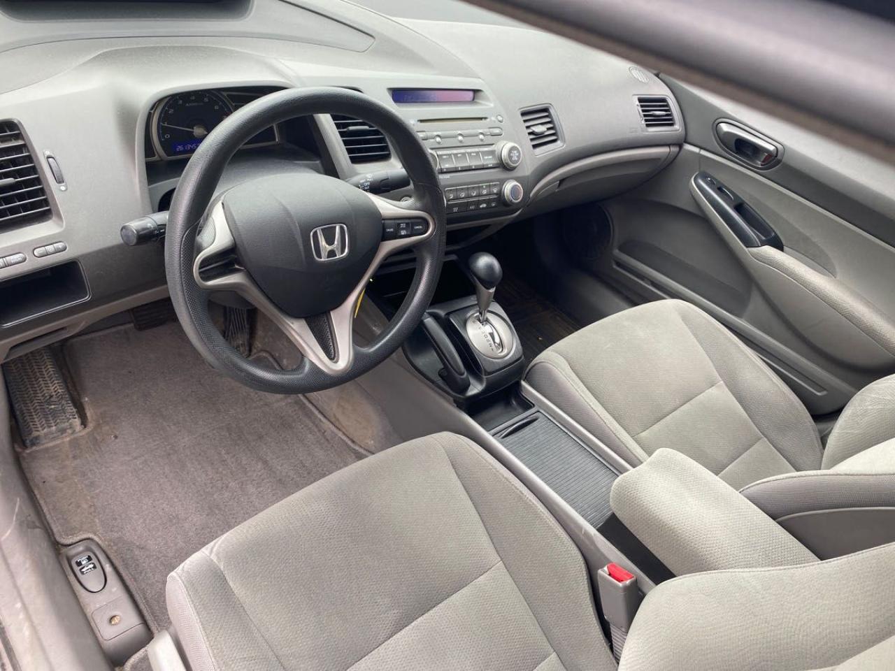 2009 Honda Civic DX-G - Photo #8