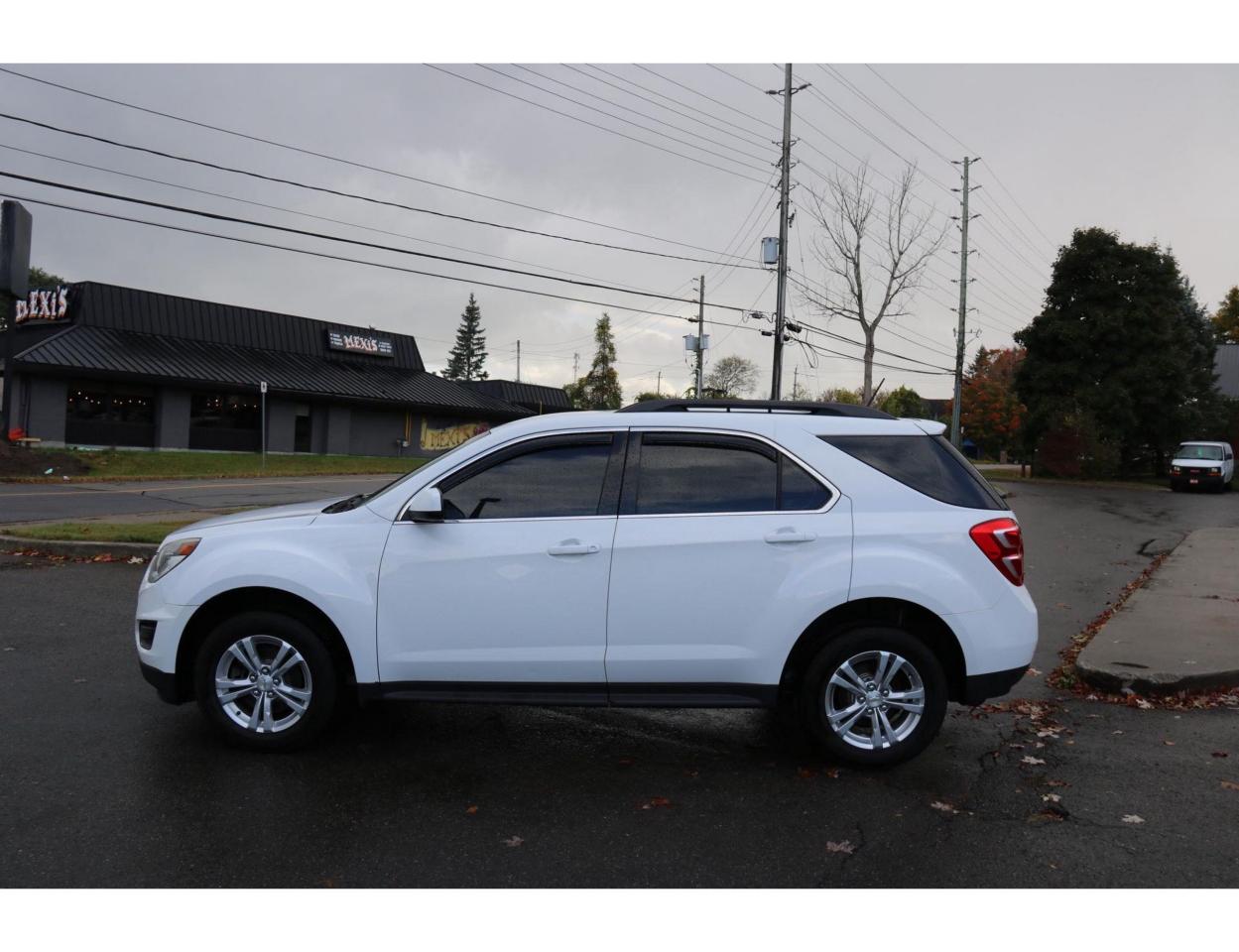 2017 Chevrolet Equinox AWD - Photo #4