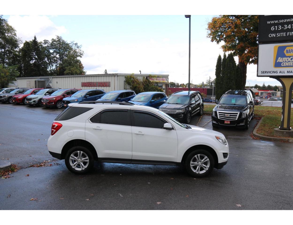 2017 Chevrolet Equinox AWD Photo4