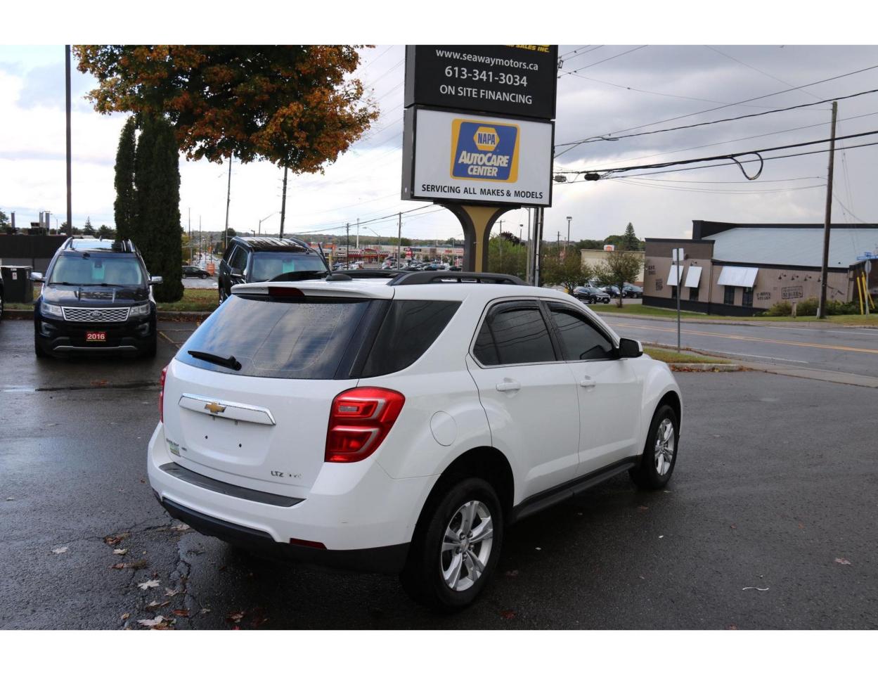 2017 Chevrolet Equinox AWD - Photo #6