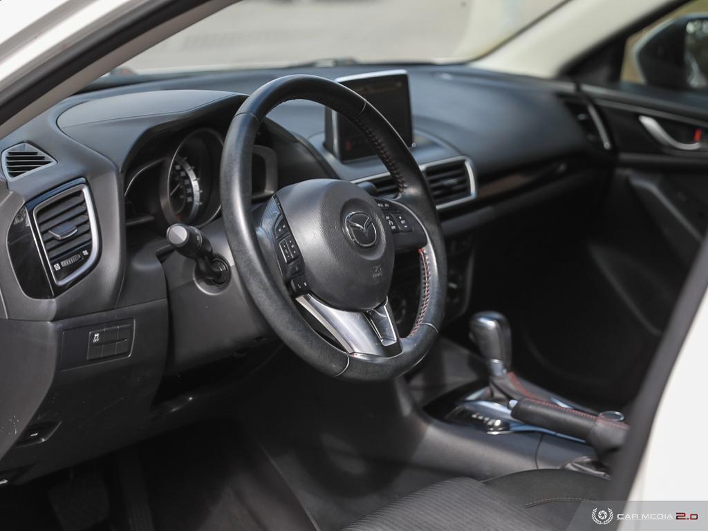 2015 Mazda MAZDA3 GS - Photo #12