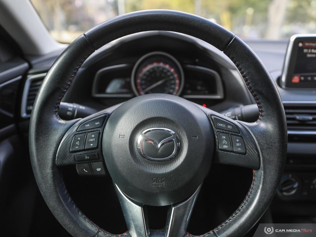 2015 Mazda MAZDA3 GS - Photo #13