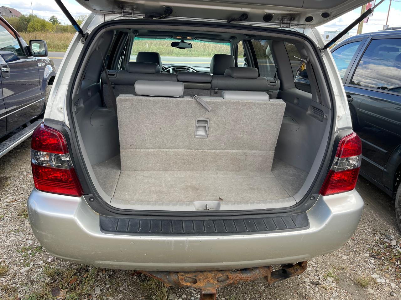 2004 Toyota Highlander 4dr V6 4WD 7-Passenger - Photo #3