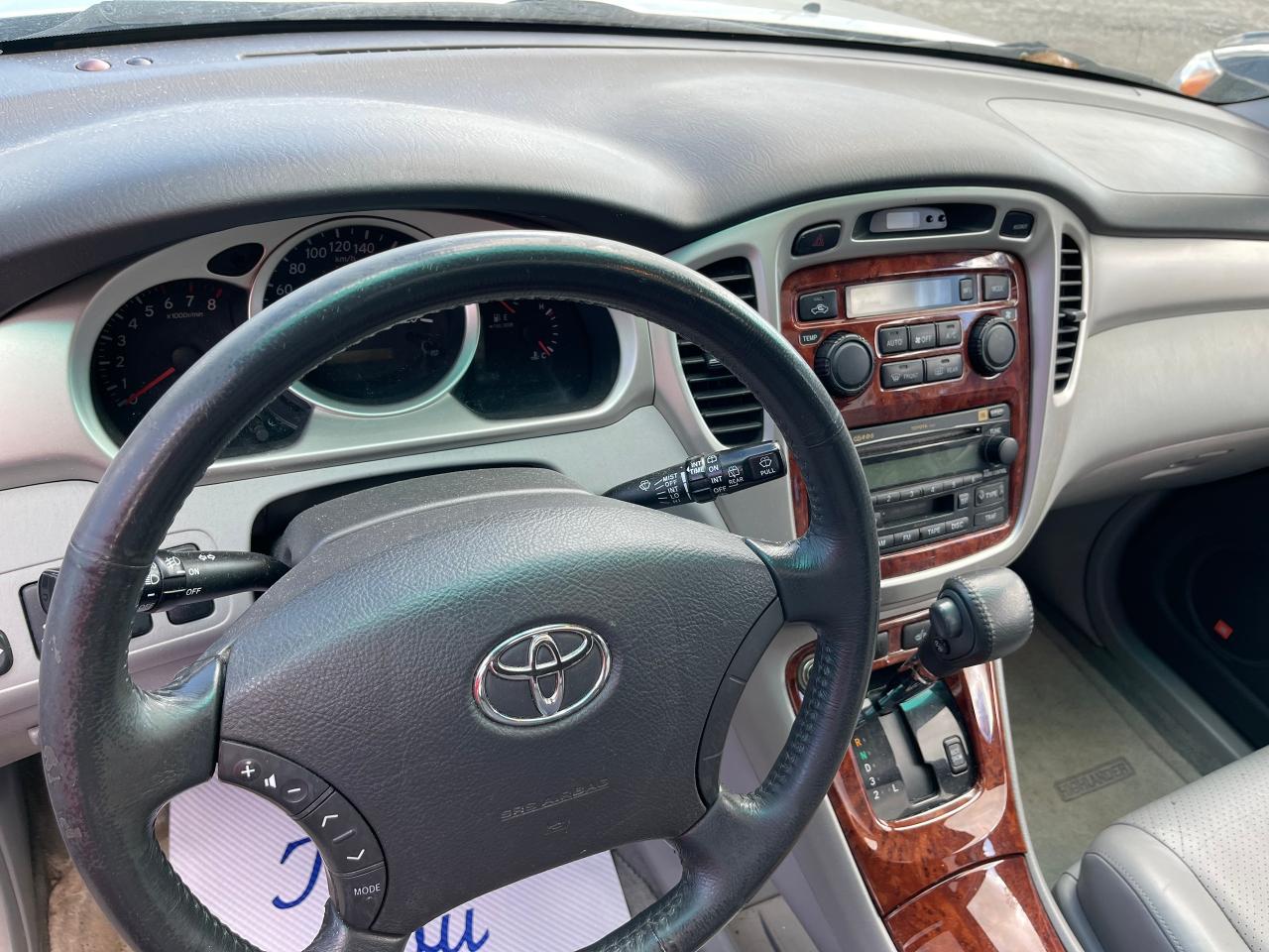 2004 Toyota Highlander 4dr V6 4WD 7-Passenger - Photo #2