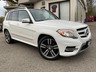 Used 2015 Mercedes-Benz GLK-Class GLK350 4MATIC - LEATHER! NAV! BACK-UP CAM! BSM! PANO ROOF! for sale in Kitchener, ON