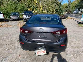 2018 Mazda MAZDA3 GS with Sunroof - Photo #6