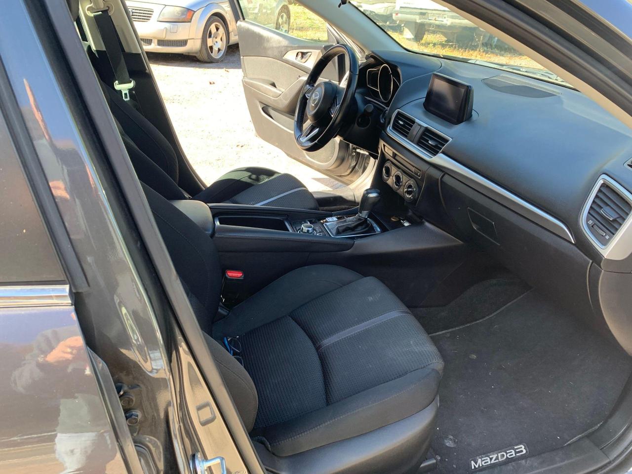 2018 Mazda MAZDA3 GS with Sunroof - Photo #10