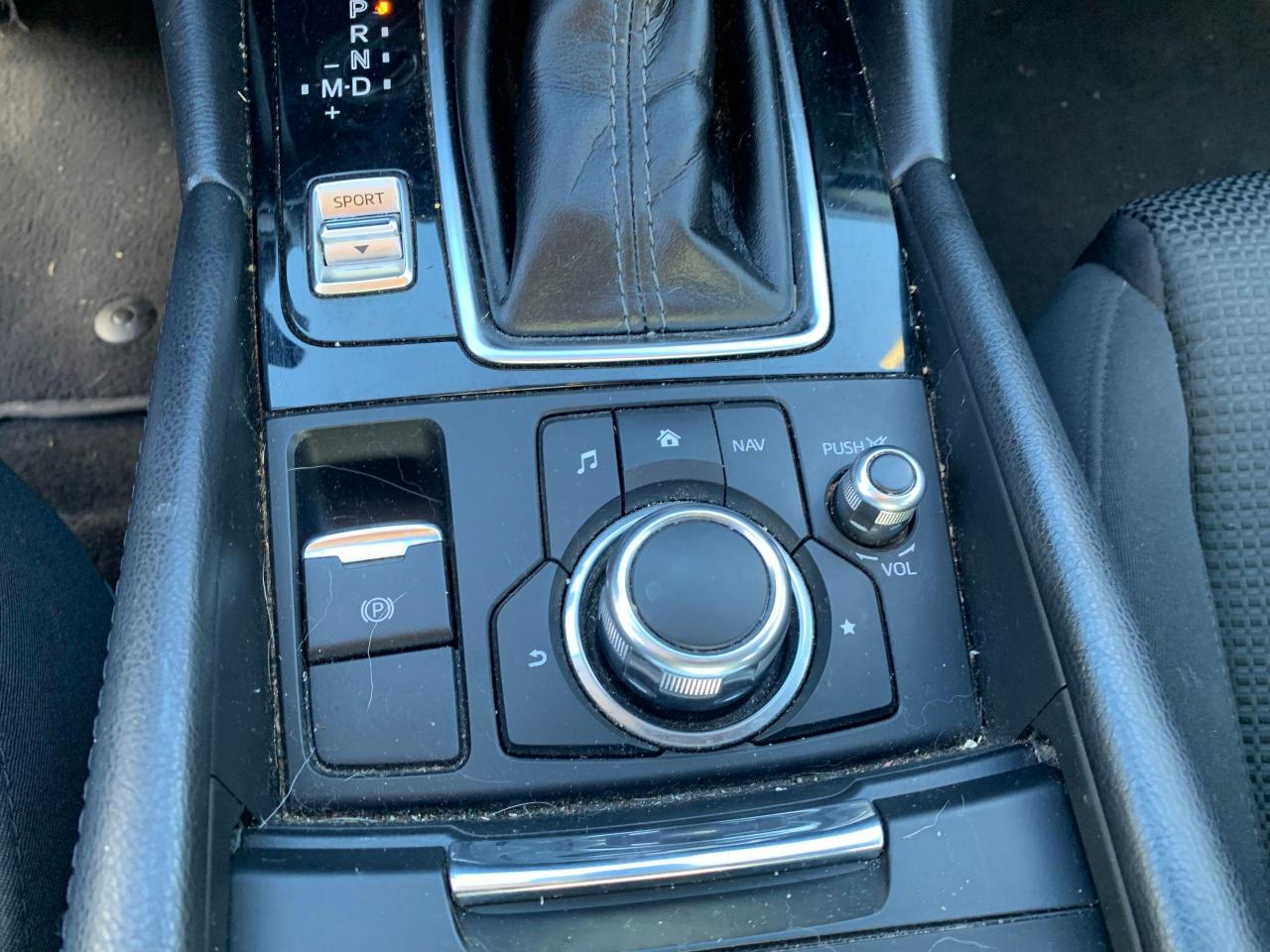 2018 Mazda MAZDA3 GS with Sunroof - Photo #11