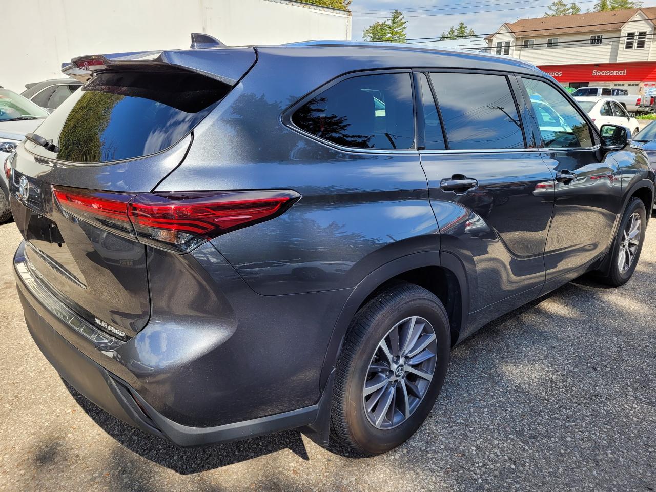 2020 Toyota Highlander XLE AWD Clean CarFax Financing Available Trades OK Photo3