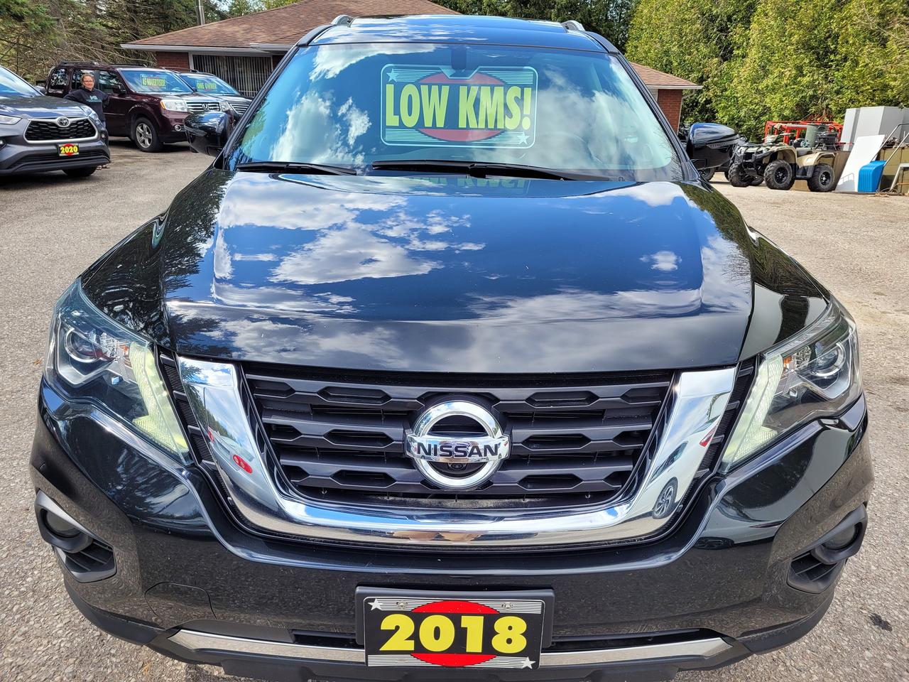 2018 Nissan Pathfinder SL Premium Edition Clean CarFax Finance Trades OK! Photo