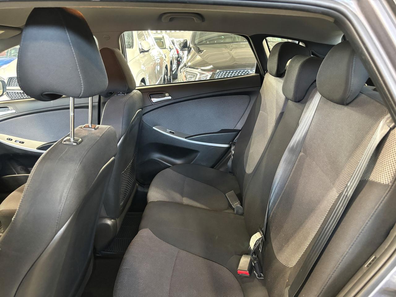 2013 Hyundai Accent GL|AUTOMATIC|HATCHBACK|HEATEDSEATS|ECOMODE| Photo