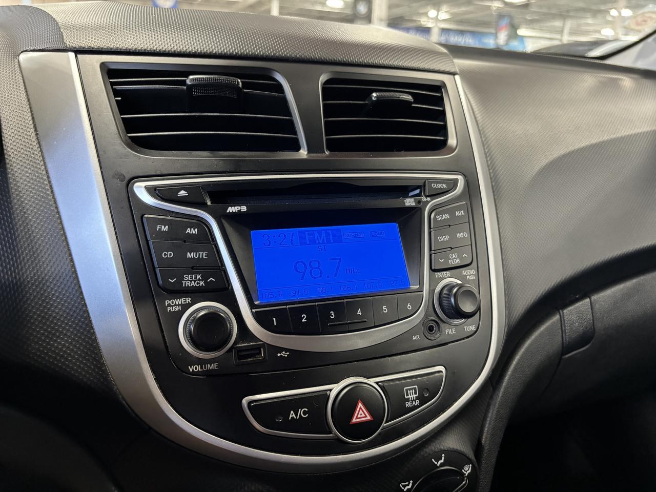 2013 Hyundai Accent GL|AUTOMATIC|HATCHBACK|HEATEDSEATS|ECOMODE| Photo