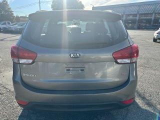 2014 Kia Rondo LX - Photo #4