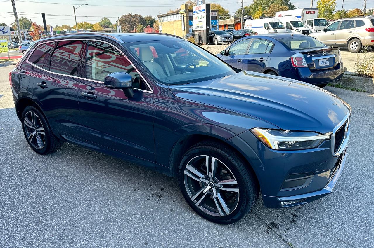 2021 Volvo XC60 T6 AWD Momentum Photo3