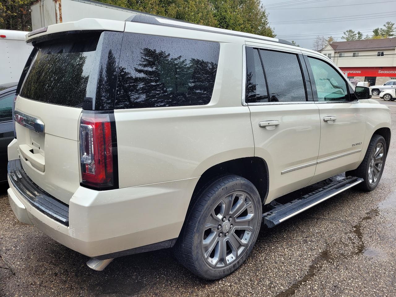 2015 GMC Yukon 4WD 4dr Denali 1-Owner Clean CarFax Trades OK! Photo4