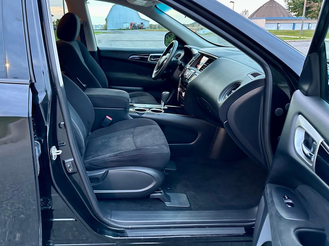 2016 Nissan Pathfinder 7 Seats - Safety Certified - Photo #5
